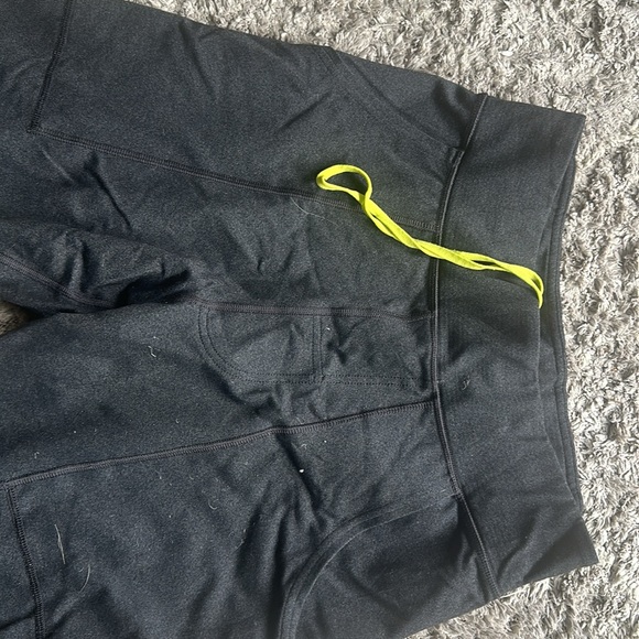Men's lululemon pants - Picture 3 of 4